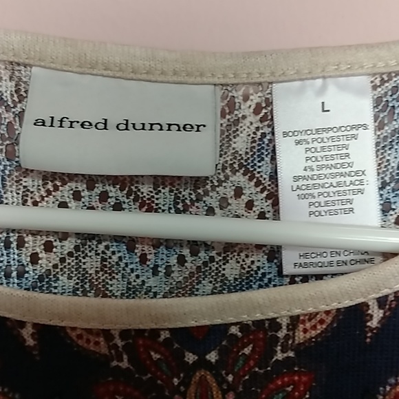 NWT Alfred Dunner size Large top. - Picture 2 of 6